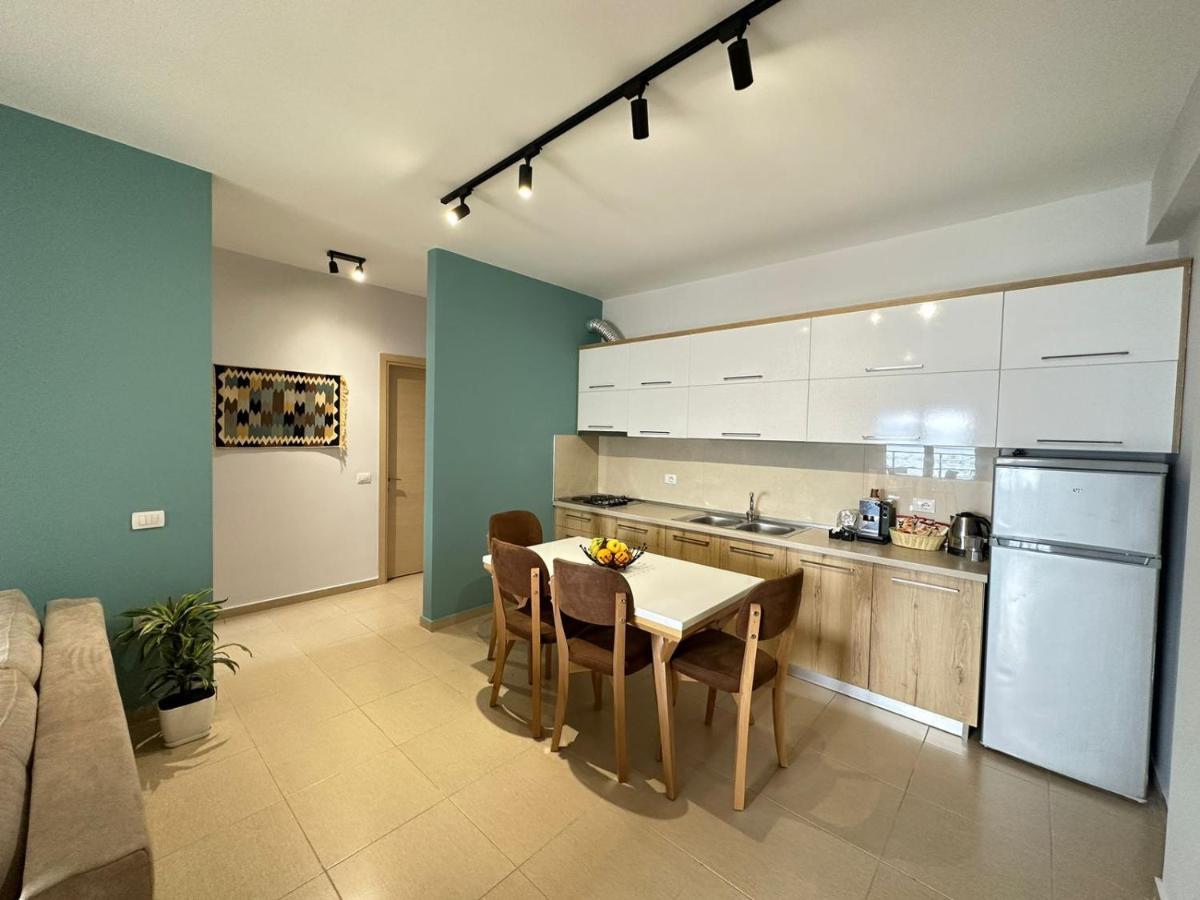 Trea Accomodations - On Private Beach With Sunbed & Umbrella Vlore Exterior photo